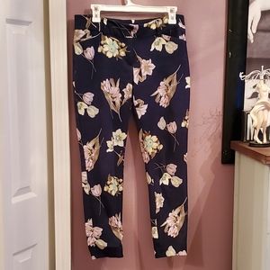 New NY&CO stretch ankle pants size 6